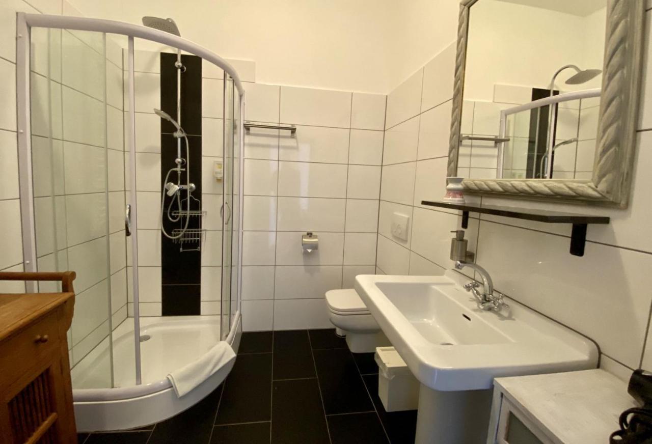 Hotelik Gdanska Oberhausen  Ngoại thất bức ảnh